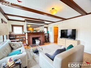 34 Bentley St in Boston, MA - Building Photo - Building Photo