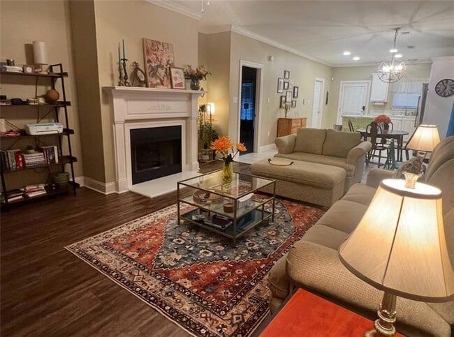 5668 Ducros Dr in Baton Rouge, LA - Foto de edificio - Building Photo