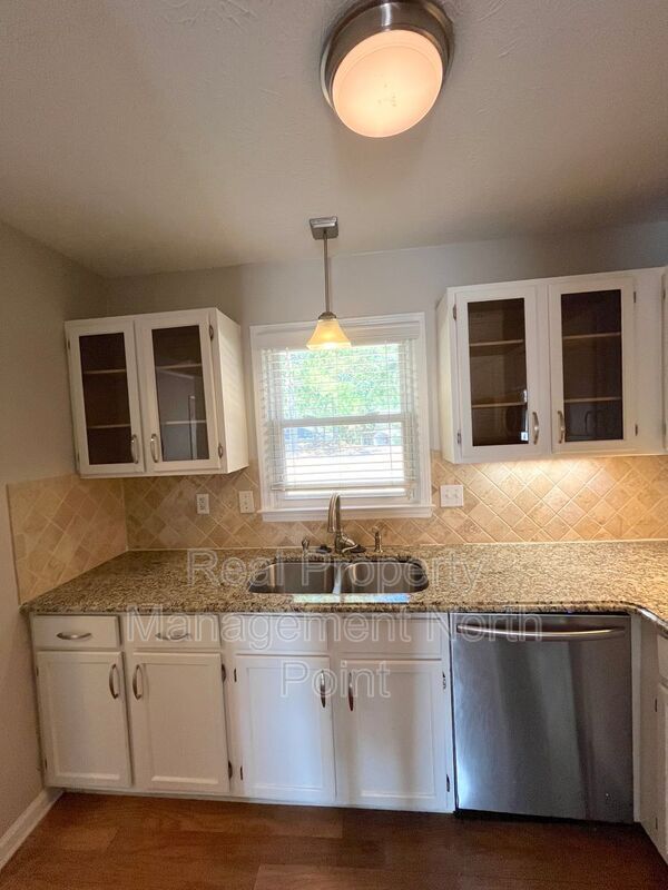585 Wedgewood Dr in Alpharetta, GA - Building Photo - Building Photo