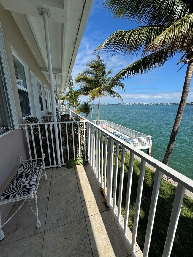 7909 East Dr in North Bay Village, FL - Building Photo - Building Photo