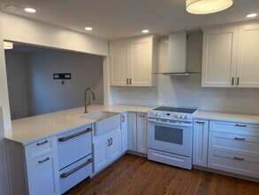 25 Lawrence St in Westbrook, ME - Building Photo - Building Photo