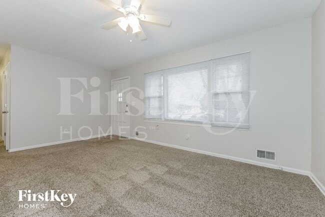8607 Elm Ave in Raytown, MO - Building Photo - Building Photo