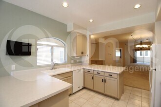 8653 E Royal Palm Rd in Scottsdale, AZ - Building Photo - Building Photo