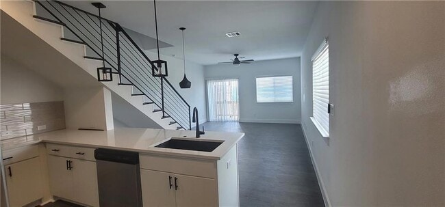 21206 Portsmouth Cove, Unit B in Lago Vista, TX - Building Photo - Building Photo