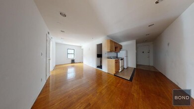 139 E 12th St in New York, NY - Building Photo - Building Photo