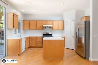9 Windarbor Ln in Irvine, CA - Building Photo - Building Photo
