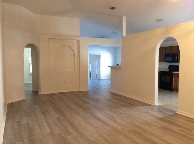 503 Cadiz Dr in Groveland, FL - Building Photo - Building Photo