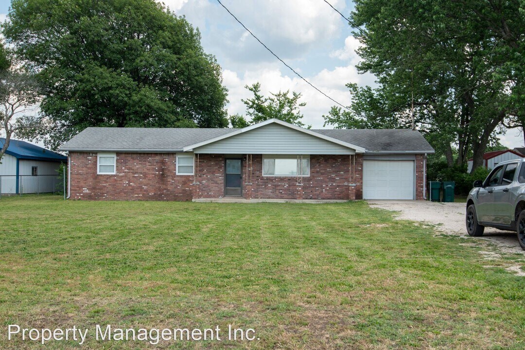 317 Delaware St Photo