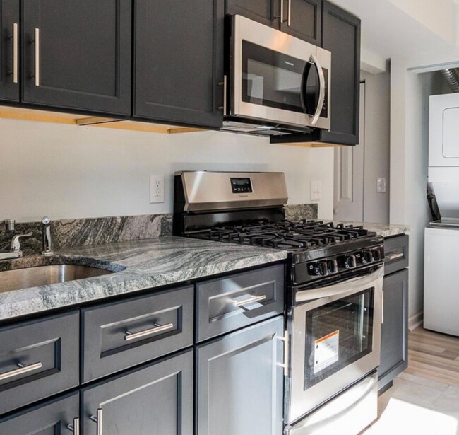 529 16th St NE in Washington, DC - Building Photo - Building Photo