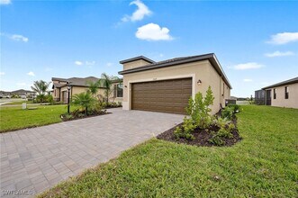 15019 Palamos Cir in Ft. Myers, FL - Building Photo - Building Photo