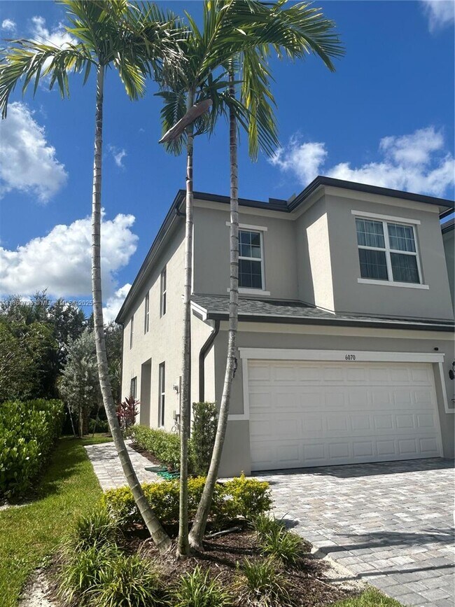 6070 Carre Wy in Greenacres, FL - Building Photo - Building Photo