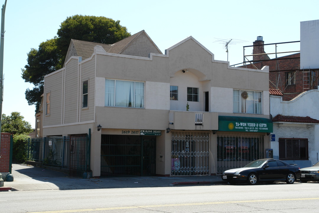 2617-2619 International Blvd in Oakland, CA - Foto de edificio