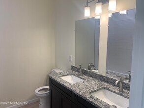 5871 Collins Rd in Jacksonville, FL - Building Photo - Building Photo