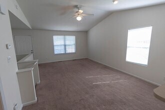 3406 E St Charles Rd in Columbia, MO - Building Photo - Building Photo