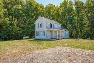 19511 Florence Chapel Pike in Circleville, OH - Building Photo - Building Photo