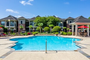 Country Club Pointe Apartment Homes in Lake Charles, LA - Building Photo
