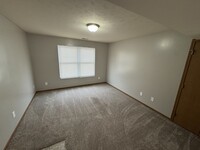 1249 Pike St, Unit Apartment in Milton, WV - Foto de edificio - Building Photo