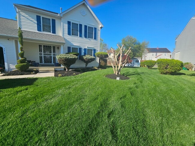 property at 7214 Glenelg Ct