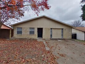 4114 Hartford Dr in Garland, TX - Building Photo