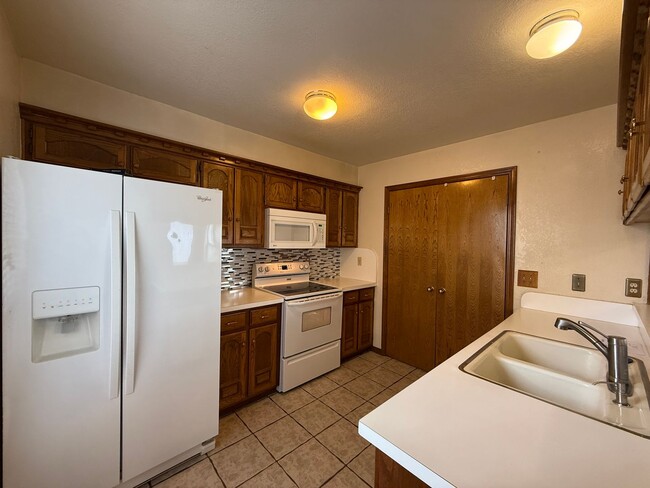 7332 NW 101st St in Oklahoma City, OK - Foto de edificio - Building Photo