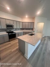 715 Hatton Ln SE in Palm Bay, FL - Building Photo - Building Photo