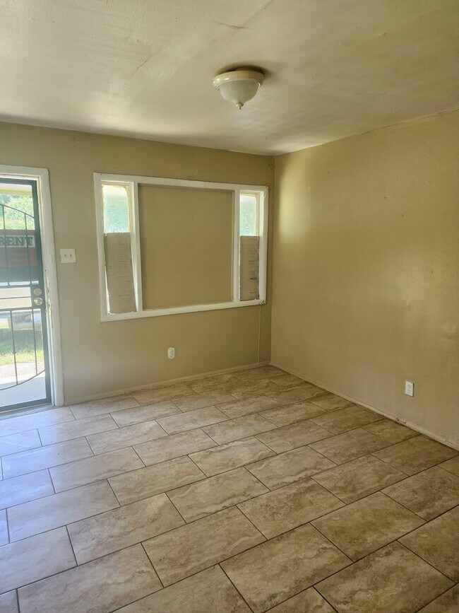 306 E Waldorf Ave in Memphis, TN - Building Photo - Building Photo