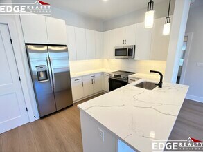 9 Newton St, Unit 2 in Boston, MA - Foto de edificio - Building Photo