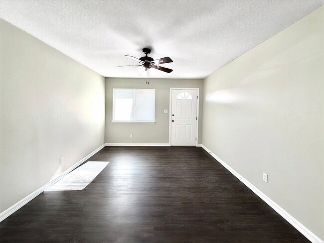 241 E H St in Jenks, OK - Building Photo - Building Photo