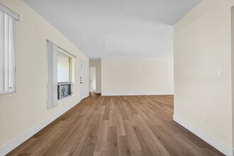 135 NW 48th Ct in Miami, FL - Building Photo - Building Photo