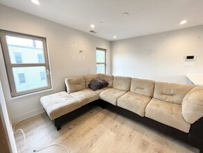 136 Burget Ave in Medford, MA - Building Photo - Building Photo