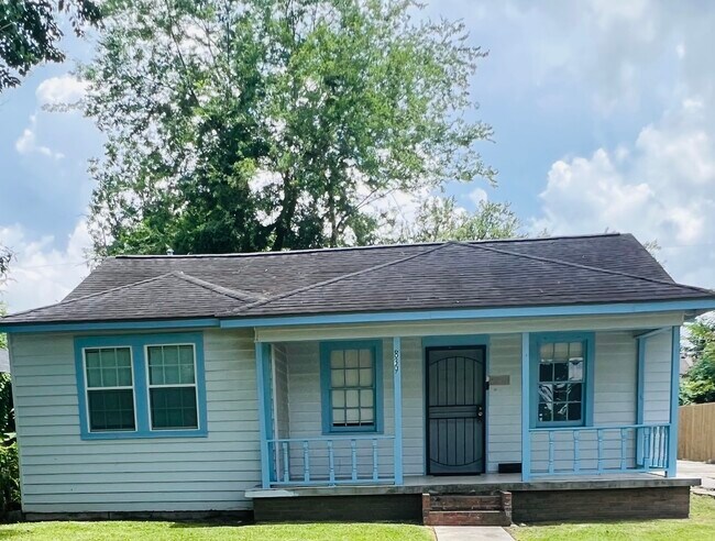 property at 839 Violet St