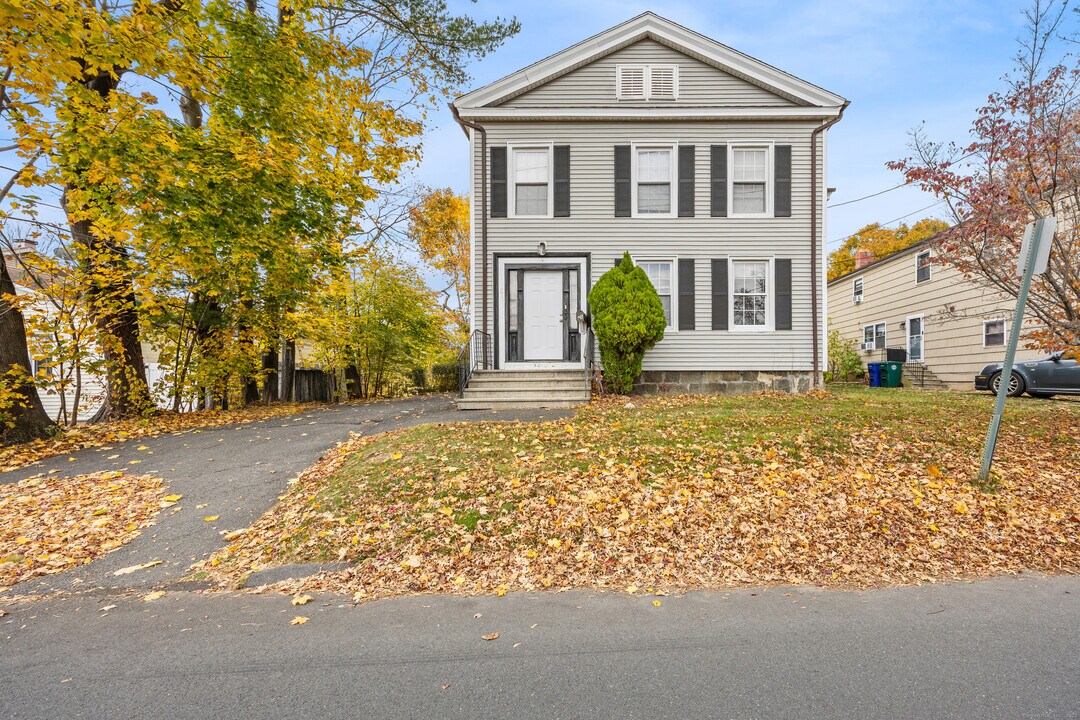 57 King St in Stratford, CT - Building Photo