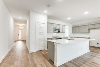 4923 Bellhurst Dr in McKinney, TX - Building Photo - Building Photo