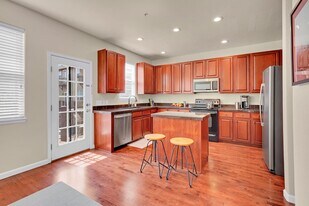 317 E Las Animas St in Colorado Springs, CO - Building Photo