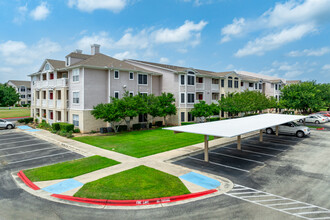 Stone Brook Seniors Active Adult Living in San Marcos, TX - Foto de edificio - Building Photo