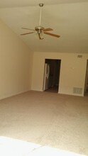 289 Lovell Ln in Apopka, FL - Foto de edificio - Building Photo