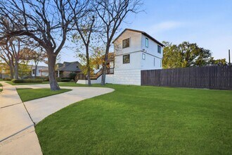 4718 N Braeswood Blvd in Houston, TX - Building Photo - Building Photo