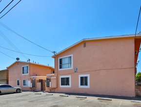 1017 S Standard Ave in Santa Ana, CA - Foto de edificio - Building Photo