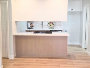 228 Carmillita Way in Modesto, CA - Foto de edificio - Building Photo