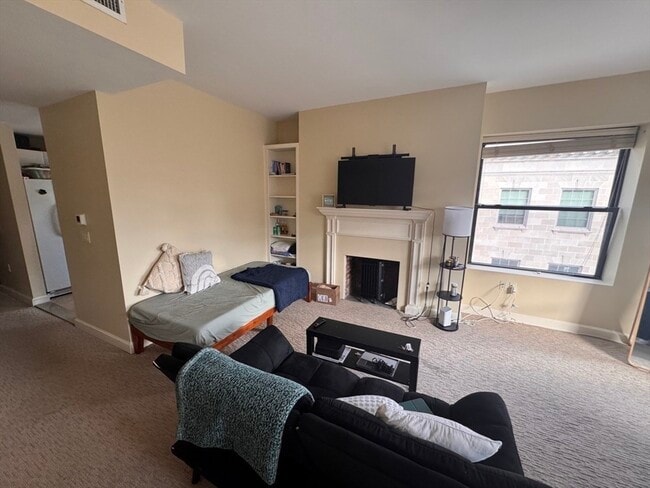 636 Beacon St in Boston, MA - Building Photo - Building Photo
