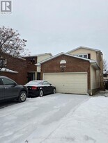 1863 Leclair Crescent in Ottawa, ON - Building Photo