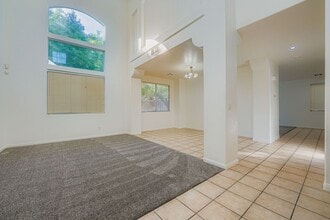 10701 Sapphire Vista Ave in Las Vegas, NV - Building Photo - Building Photo