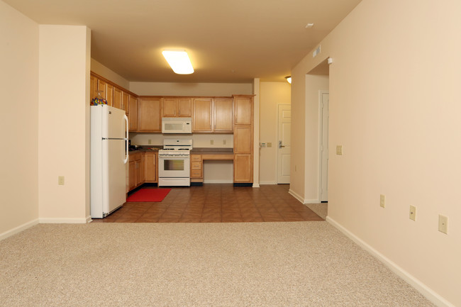 Bradley Place Senior Apartments in Massillon, OH - Foto de edificio - Interior Photo