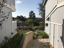 4555 Oak Glen Dr in Santa Barbara, CA - Building Photo