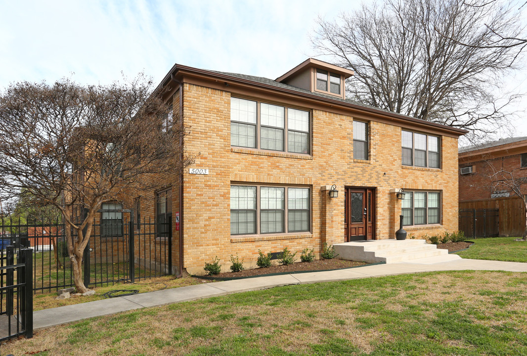 5003 Bryan St in Dallas, TX - Foto de edificio