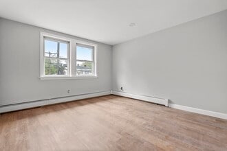 389 Highland Ave in Waterbury, CT - Building Photo - Building Photo