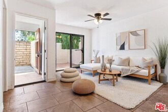 5322 Colodny Dr in Agoura Hills, CA - Building Photo - Building Photo