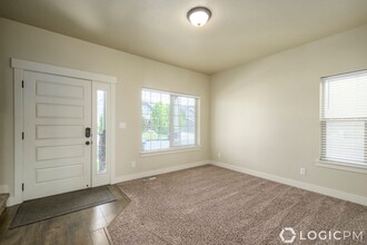 56 E Water Ln in Vineyard, UT - Building Photo - Building Photo