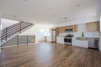 6421 Troost Ave in Los Angeles, CA - Building Photo - Building Photo