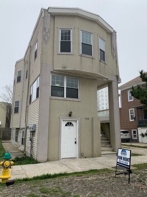 property at 116 S Massachusetts Ave